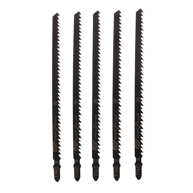Scie sauteuse longue T744D