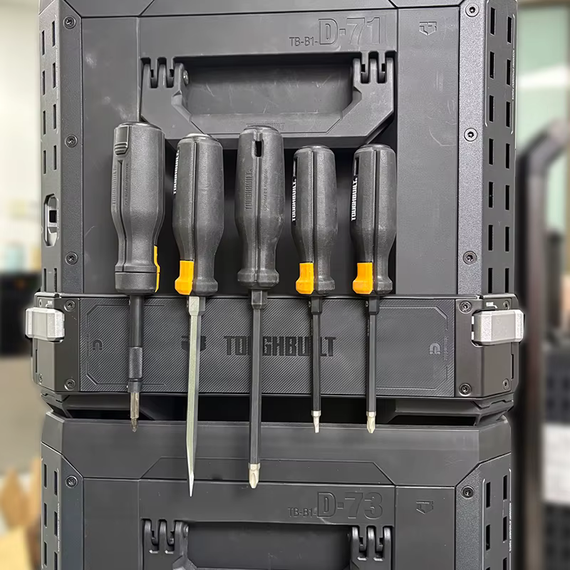 Boîte à outils empilable TOUGHBUILT avec support magnétique dédié TB-B1-A-33