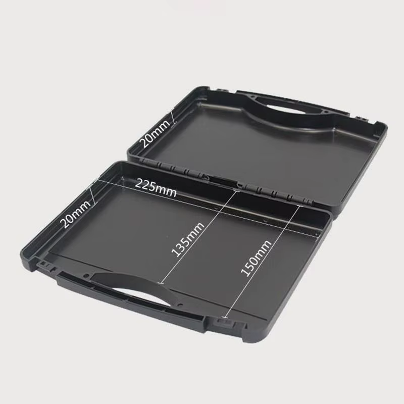Mallette rigide en plastique noir 230x180x45mm