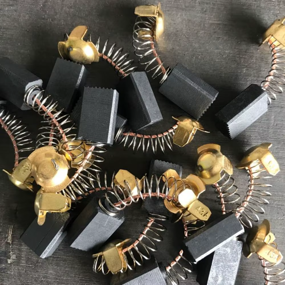 10/20 pièces Nouvelles brosses en carbone génériques 5x8x13mm pour outils à main