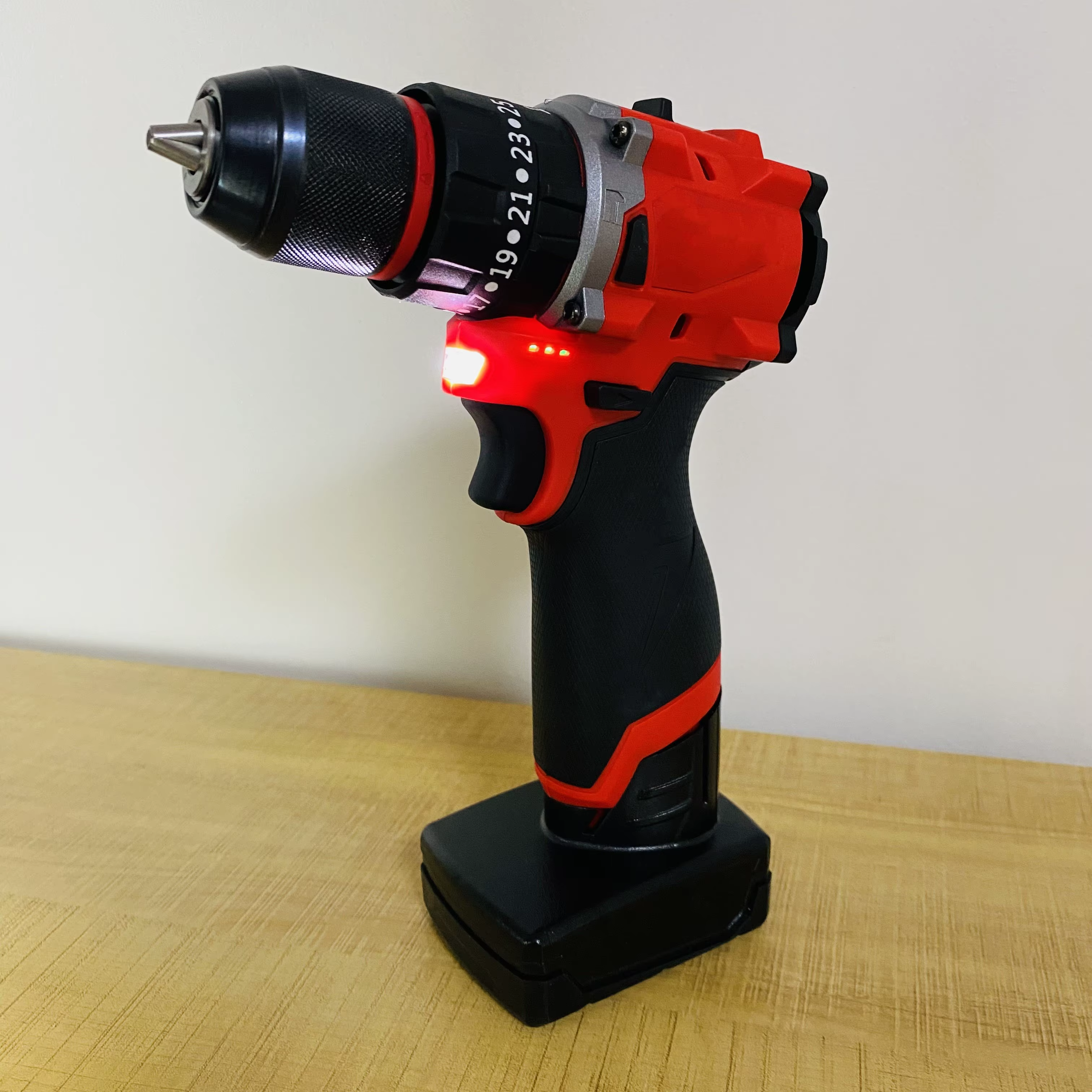 Perceuse-visseuse à percussion sans fil Milwaukee 12V